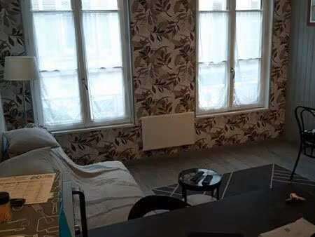 loue f2 vielle ville