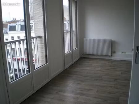 studio 1 pièce 30 m²
