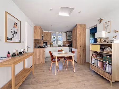 appartement traversant balcon copropriété ferme avec stationnement