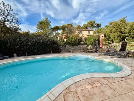 villa récente à saint maximin la sainte baume