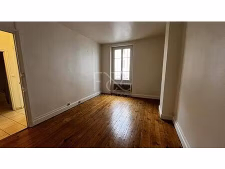 t1 de 32 m² - rue renan lyon 7ème