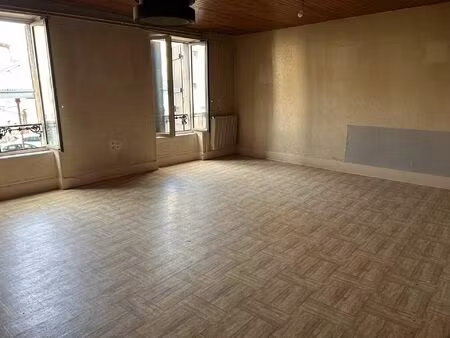 vente immeuble 7 pièces à plauzat