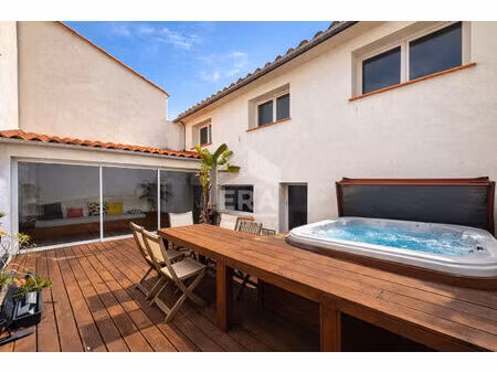 a 5 min de la plage -bien d'exception au barcarès ? propriété de caractère avec patio et s