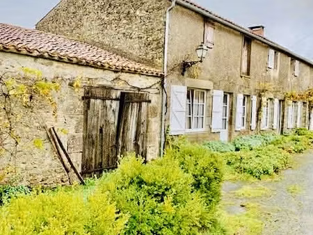 maison d'exception saint-hilaire-de-loulay