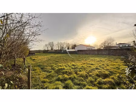 la roche sur yon terrain a vendre 700 m²
