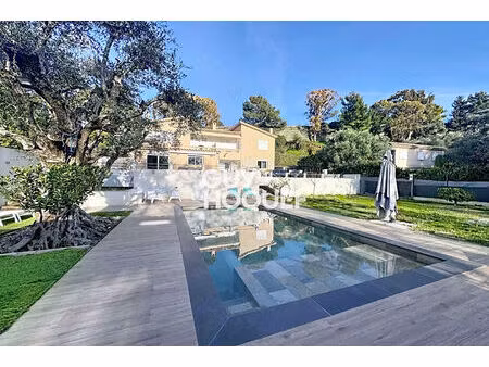 exclusivite - mougins proche de l'accès a8 et des écoles et de cannes