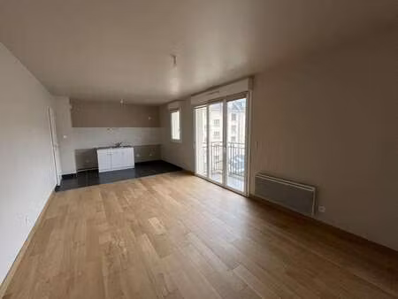 location appartement 2 pièces à caen (14000) : à louer 2 pièces / 51m² caen