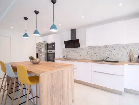 t4 sud est ouest dernier etage 20m2 de terrasses 2 parkings