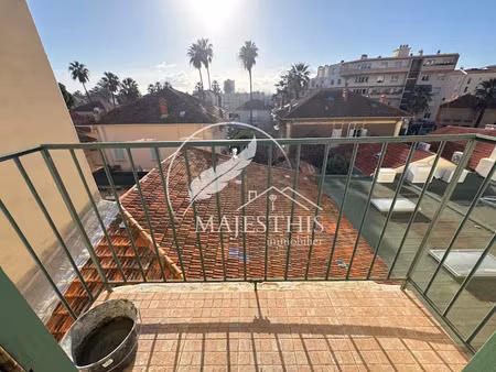 location appartement 3 pièces 84 m² à hyeres (83400), 1 059 €