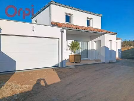 vente maison aux sables-d'olonne (85100) : à vendre / 150m² les sables-d'olonne