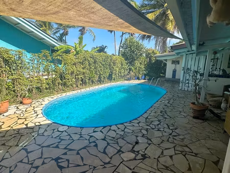 superbe villa meublé de type f4 avec piscine