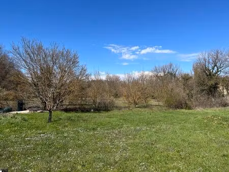 vente terrain neuf 2050m2 saint-maximin-la-sainte-baume - 109000 € - surface privée