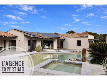 prestations de luxe pour cette superbe maison d'architecte de plain-pied