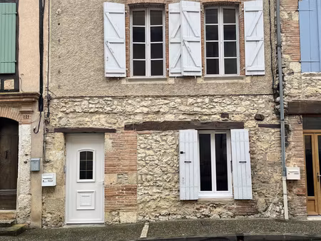 maison de village en pierre – 82 m² – 2 chambres – courette