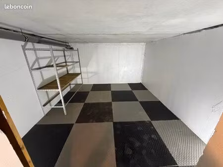 grand box de stockage de plain pied archivage rangement sécurisé sain et sec