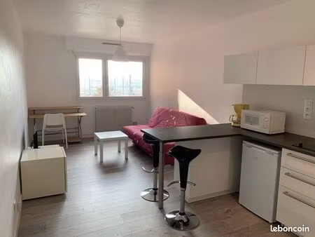 studio meublé rénové 27 m2 secteur gare