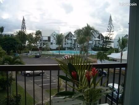 vente studio meublée bas du fort gosier village viva