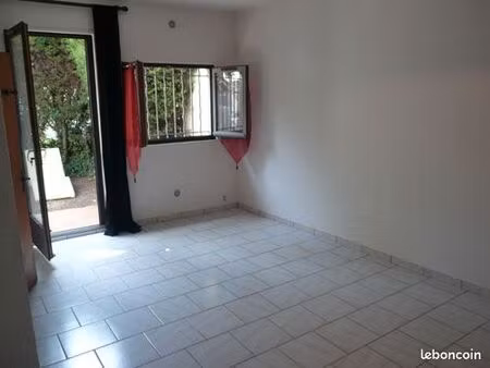 loue golfe juan centre et calme ,2p ~45m2, rdj tbe