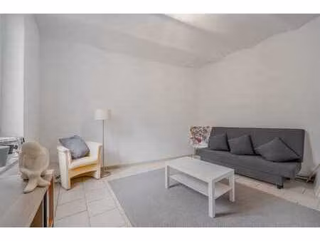 a vendre : studio au rdc à rafraîchir