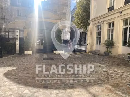 bureaux de 155 m² au premier étage d'un hotel particulier