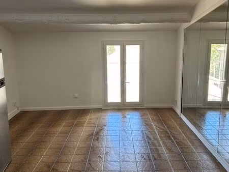 loue duplex 750 €cc - centre ville aix en pce