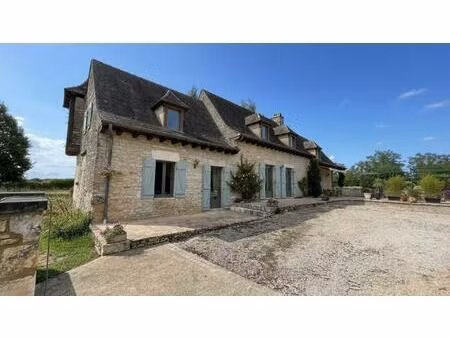 belle propriété en pierre, sur les hauteurs de la vallée de la d