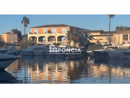 appartement avec jardin donnant sur marina – golfe de saint tropez