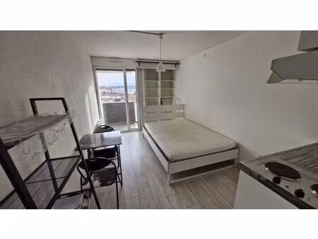 bordeaux barrière d’arès – studio avec balcon à potentiel