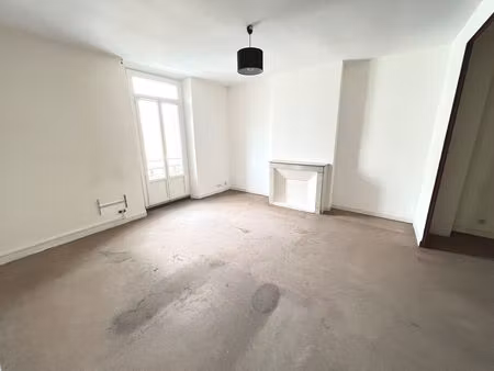 vente appartement 3 pièces 78m2 toulon 83200 - 109000 € - surface privée