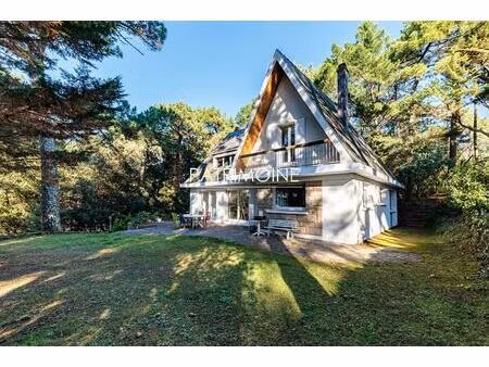 villa familiale 217 m² - terrain arboré de 1168 m2 - plage à 800 m