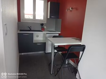 location appartement 1 pièce 27 m² à cholet (49300)