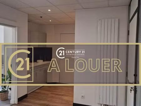 caen centre - a louer - local commercial/bureaux 76 m² avec vit