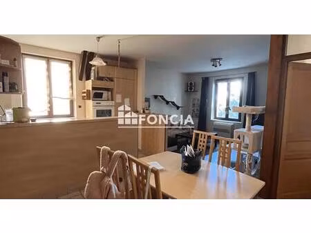 t2 d’environ 44 m2 situé 25 rue jean perrot