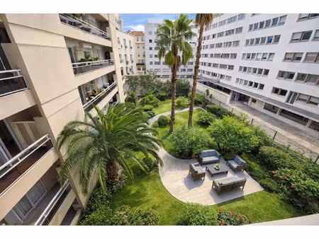 location appartement 1 pièce 25 m² à nice (06000), 786 €