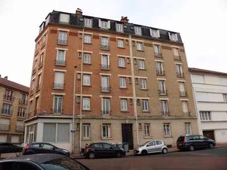 studio meublé situé à cachan à proximité du rer b