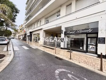 location locaux professionnels 57 m² à cannes (06400), 1 570 €