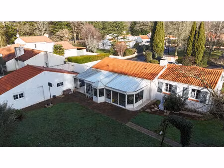 challans 141 m² environnement calme et boise !