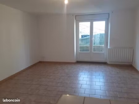 maison lumineuse avec extérieur – calme, confort et fonctionnalité