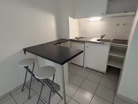 t1 quartier pont des demoiselles av beau jardin arboré