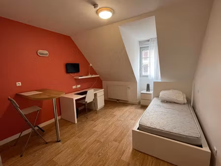 location meublée appartement 2 pièces 22.7 m² à compiegne (60200), 660 €