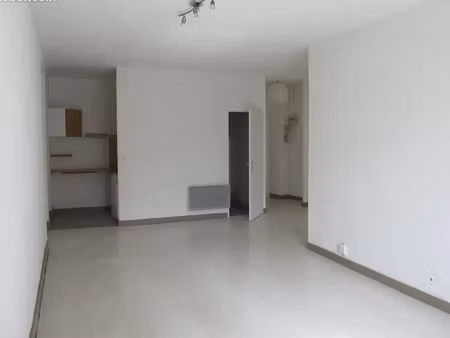 location meublée appartement 2 pièces 48 m² à grenoble (38000), 640 €