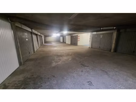 garage à louer - arènes -esplanades