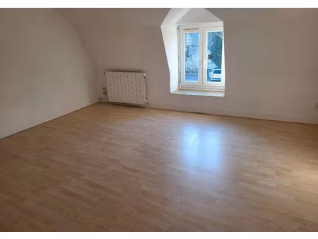 location appartement 2 pièces 59 m² à la fleche (72200), 490 €