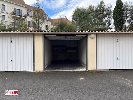 location parking à pontoise (95000), 101 €