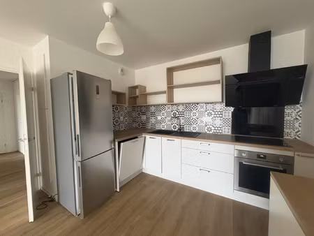appartement t3 63m2 proche gare saint jean avec parking