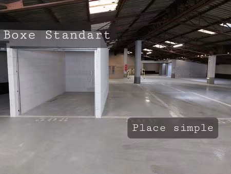 places de parkings / boxes