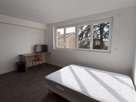 studio 1 pièce 25 m²