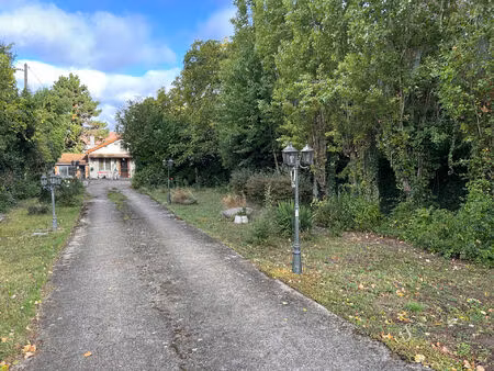 projet de construction/renovation - terrain de 834m2 avec pavillon et dépendances - rer a 