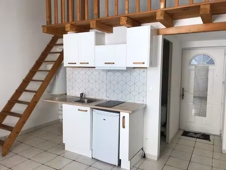 location appartement 1 pièce 24.37 m² à nimes (30000), 424 €