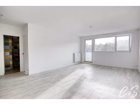 lumière, horizon et sérénité : un appartement en hauteur à